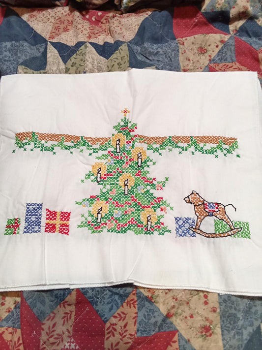 Christmas Tree With Presents Table Runner