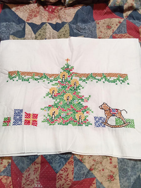 Christmas Tree With Presents Table Runner